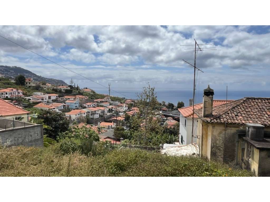 Moradia T2 com terreno de 432 m² no Funchal-5