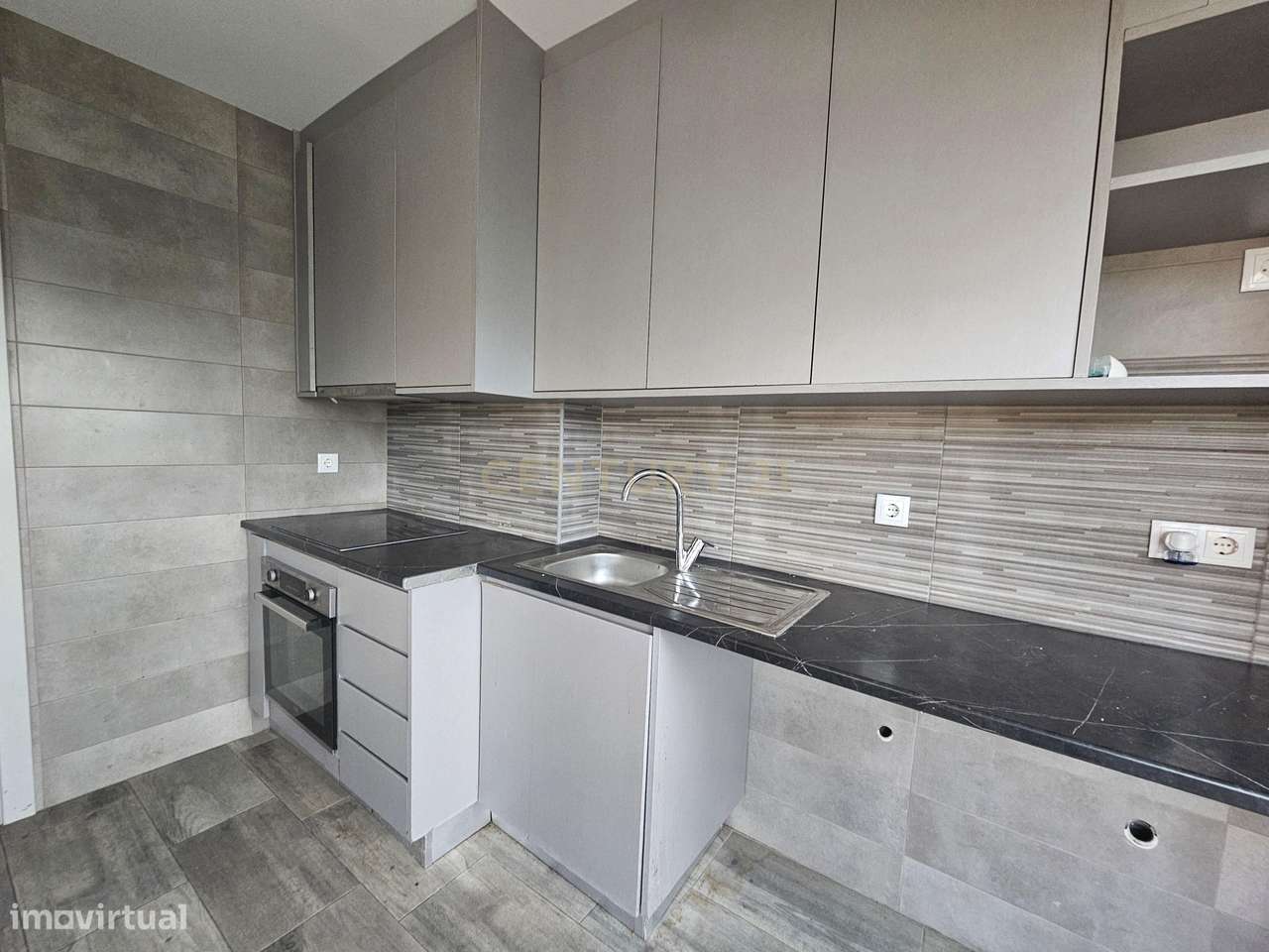 Apartamento Renovado T2 em Mina de Água, Amadora - Grande imagem: 5/18