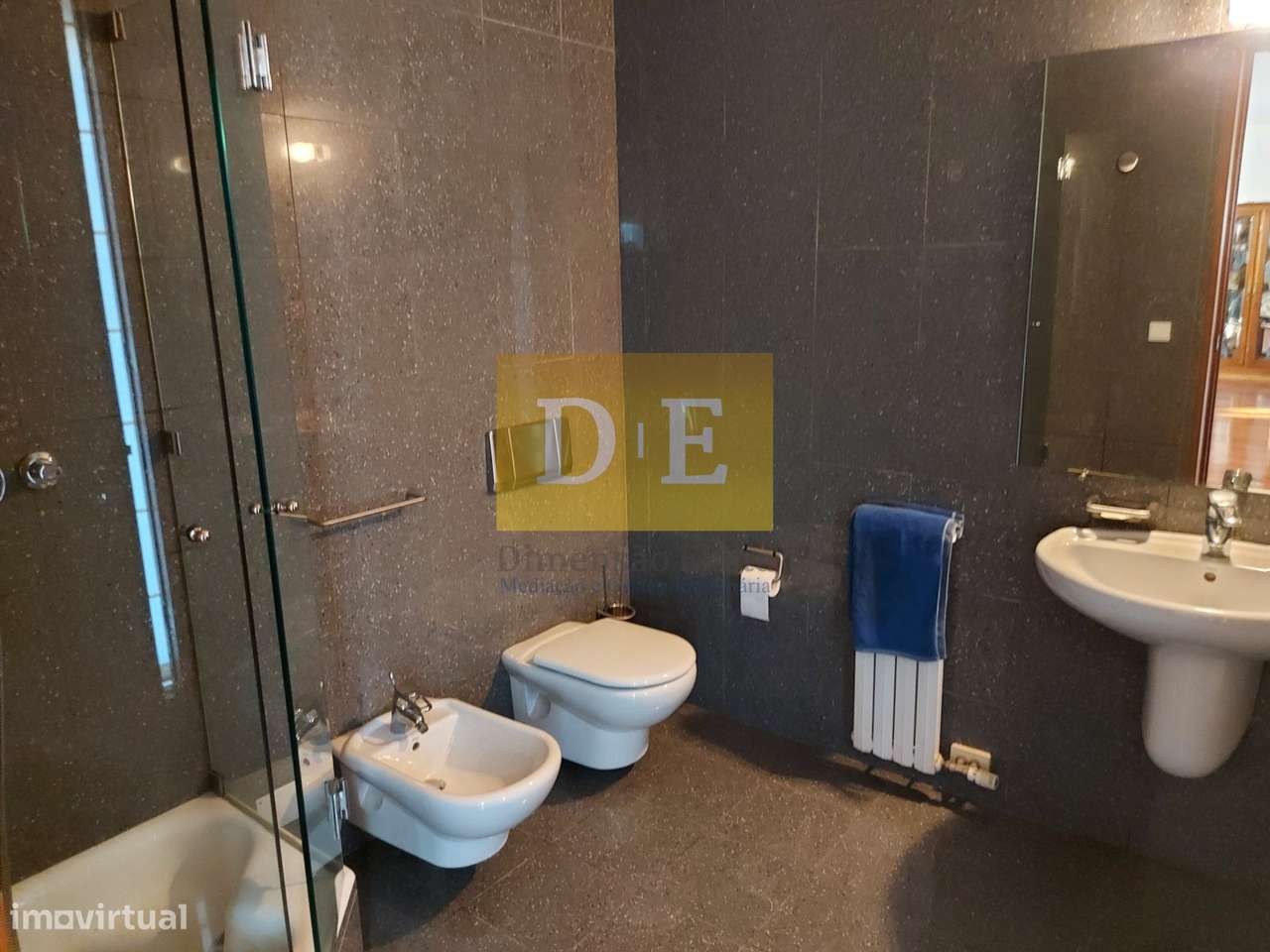 Moradia de 4 Frentes em Zona Nobre de Leca da Palmeira-31