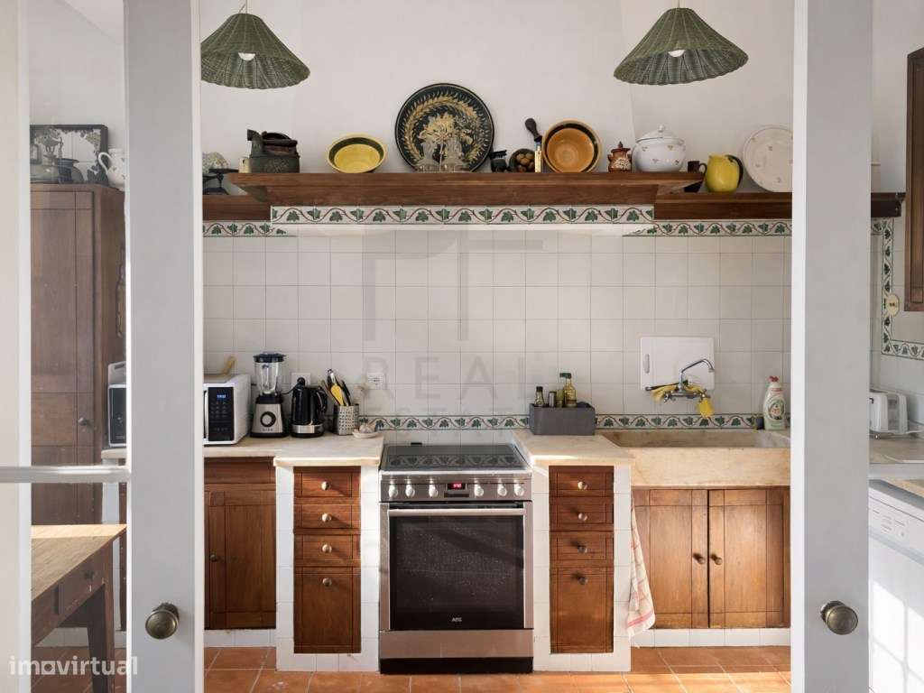 Moradia para recuperar com enorme potencial no Monte Estoril - Grande imagem: 4/8