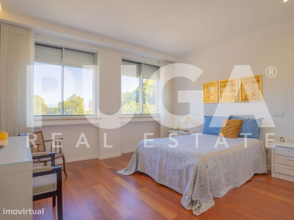 Apartamento de Prestígio na Praça Velásquez - Porto-6