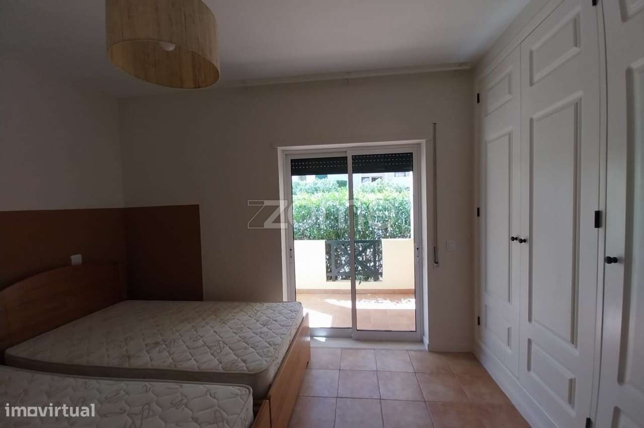 T2 com Terraço e Piscina - Grande imagem: 4/16