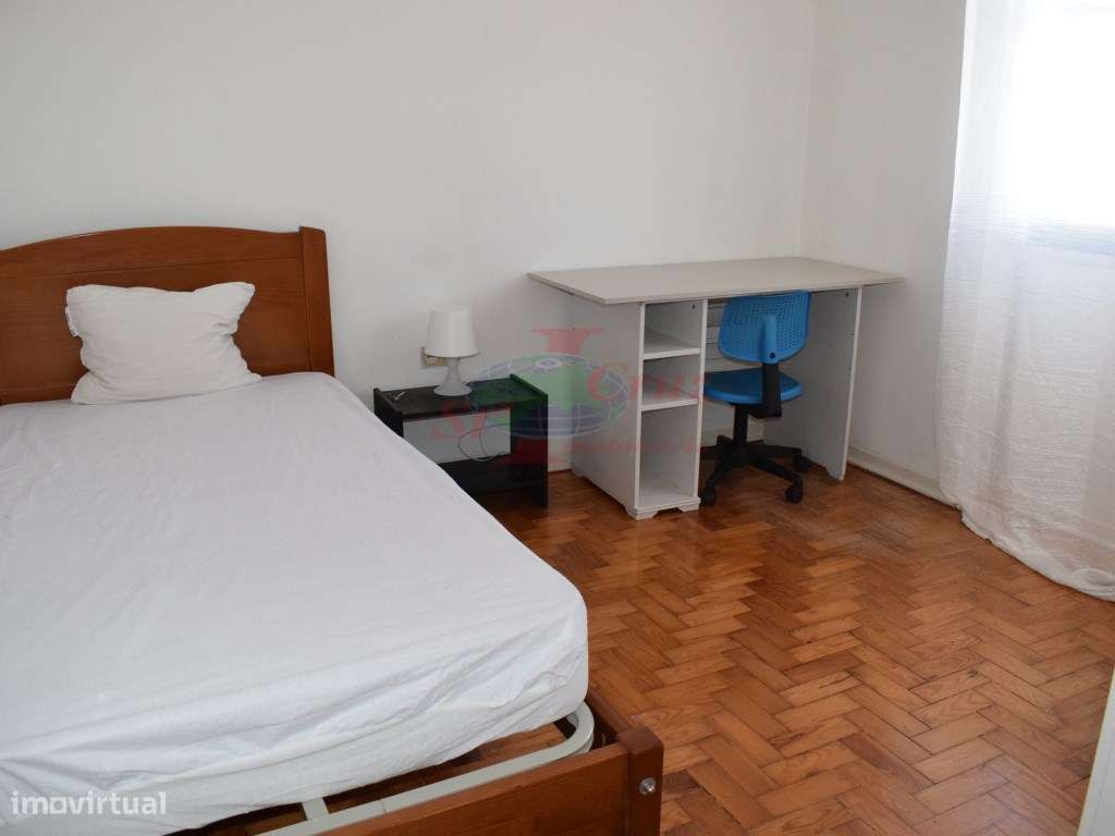 Apartamento T3 + Sótão Dividido - Pinhal de Marrocos-19
