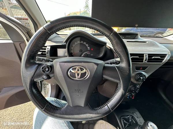 Toyota iQ 1.0 VVT-i - 16