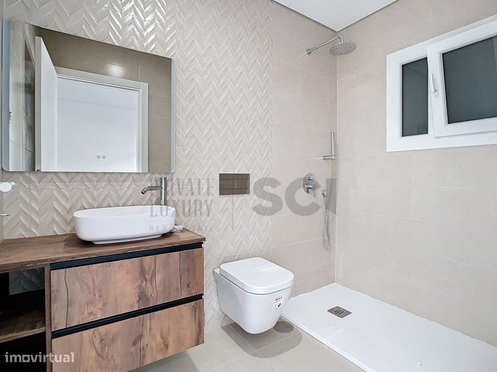 Moradia Térrea independente T3+1 em Fernão Ferro, boas áreas-13