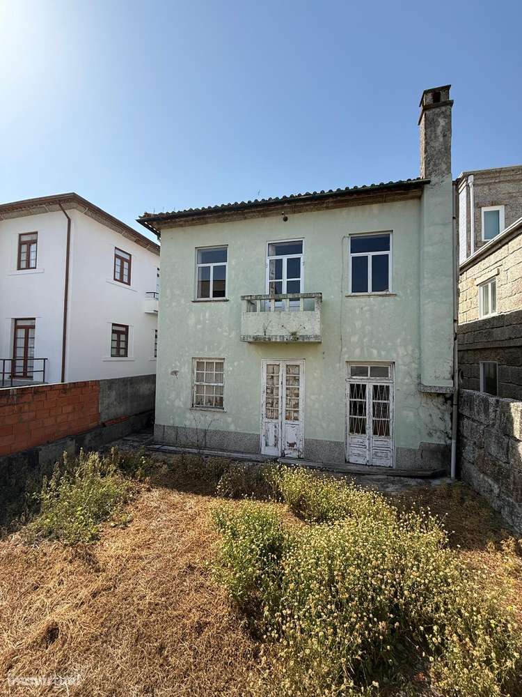 Moradia  T3 + escritório para restauro - Guimarães centro-11