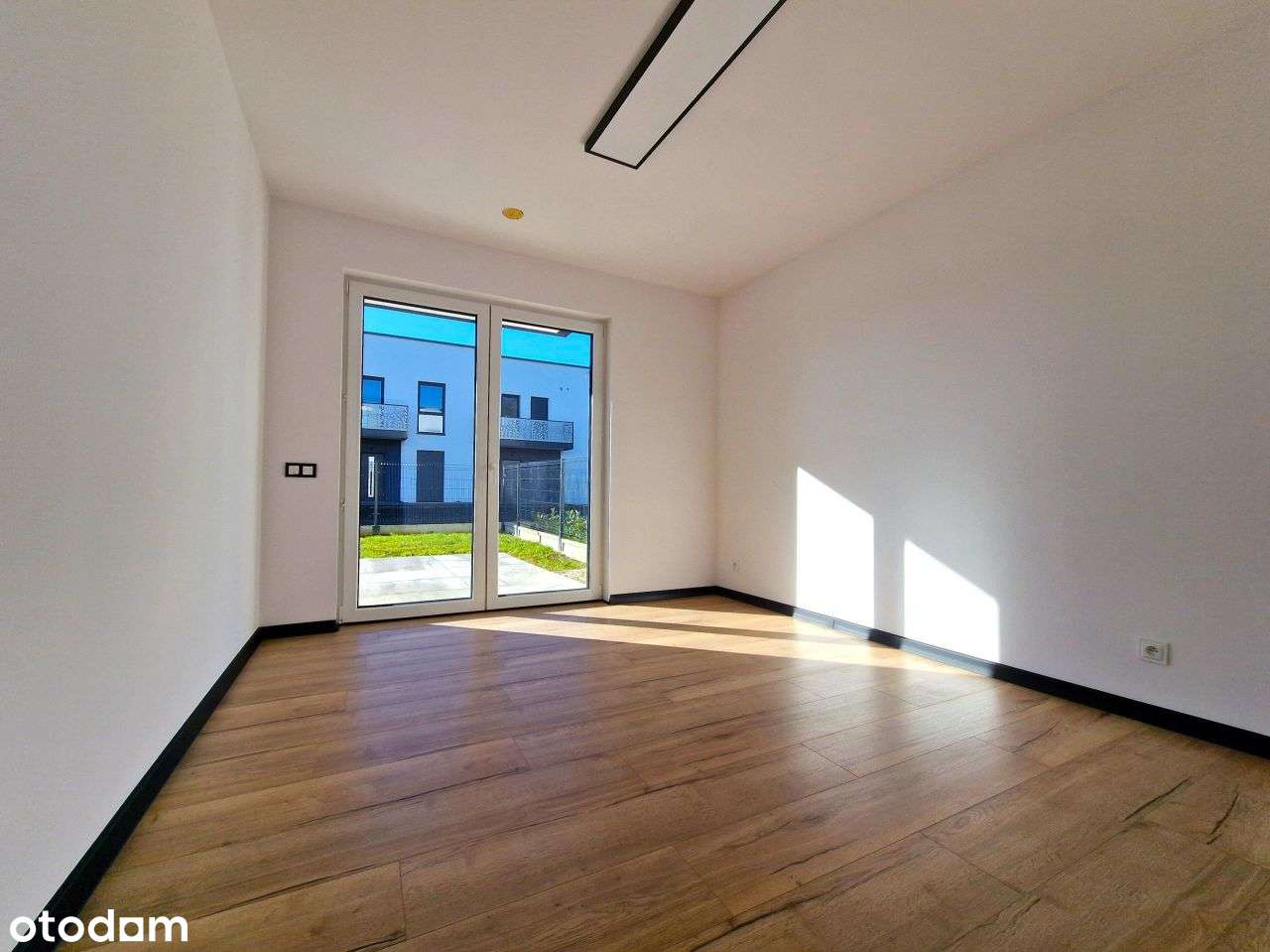 Nowoczesny Apartament Do Zamieszkania, Ogródek-10