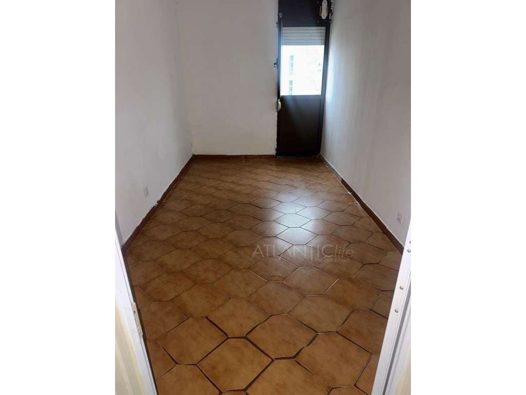 Apartamento T3 para Arrendamento com Excelente Localização- Vale da... - Grande imagem: 4/8