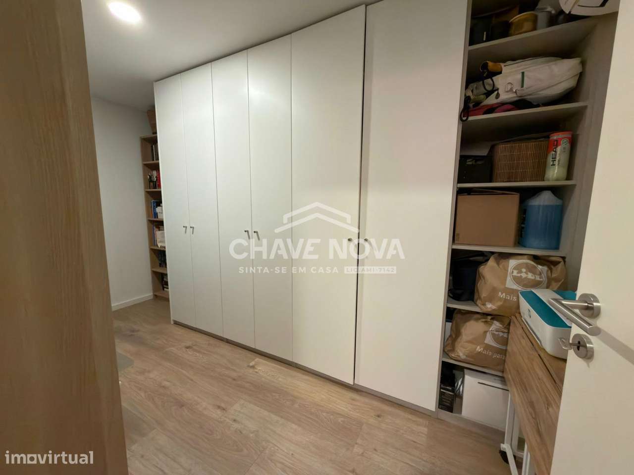 Apartamento T1+1 Santa Marinha de 2023 ao Arrábida Shopping VL8-18