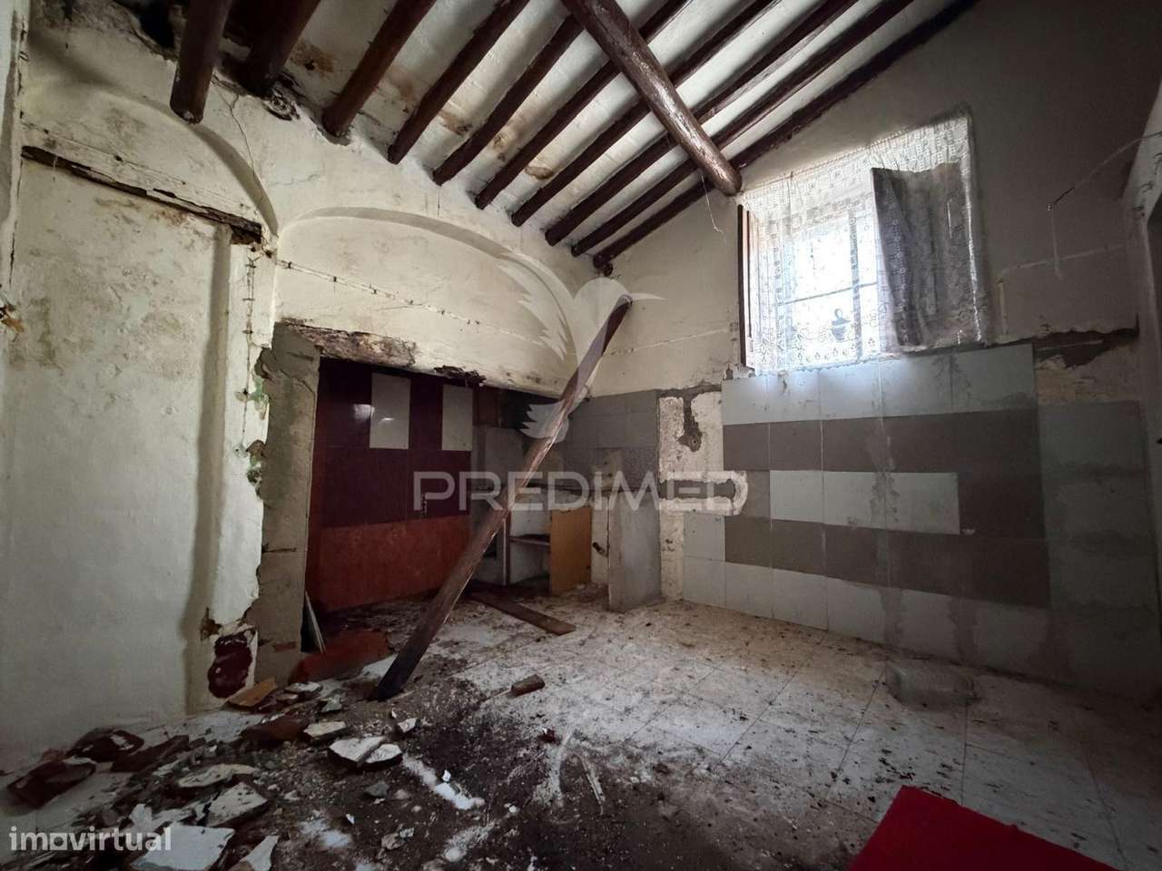 Moradia para Recuperação com Elevado Potencial de Rentabilidade no... - Grande imagem: 4/27