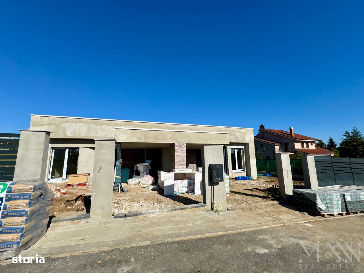 Duplex modern de vanzare | Terasa-parcare acoperita-facilitati premium-4