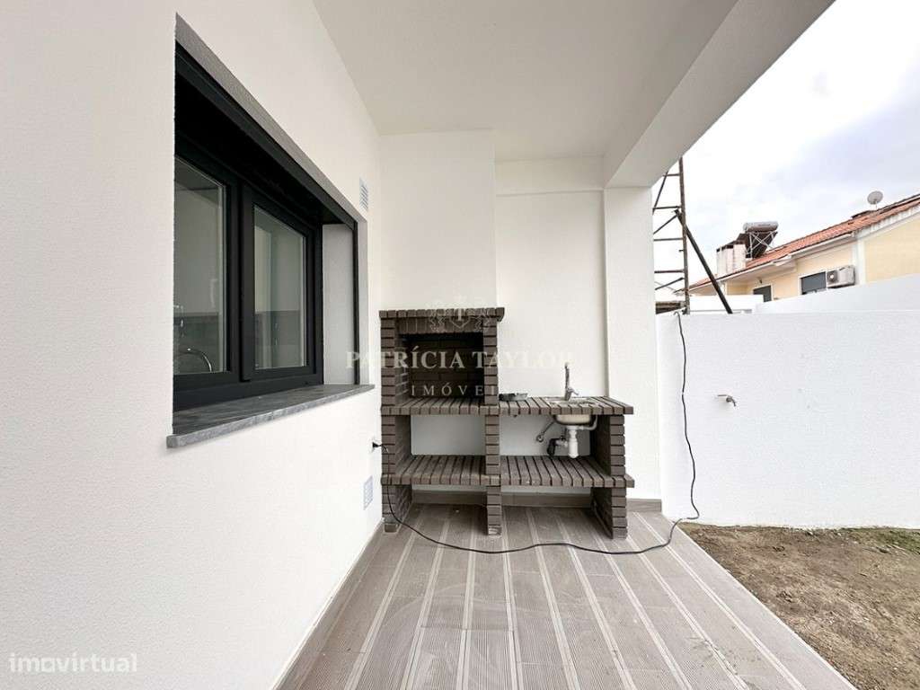 Moradia geminada T3 à venda em Fernão Ferro - Grande imagem: 3/20