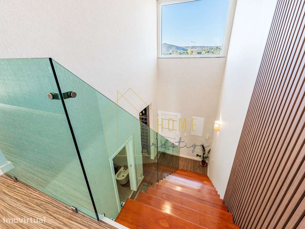 Moradia T4 na Urbanização Jardins de Santiago- Setúbal-24