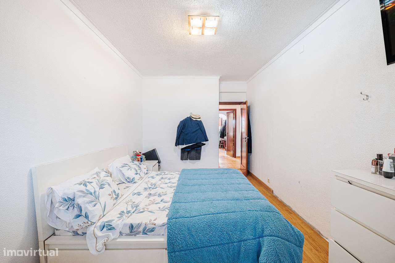 T3 em Mem Martins muito luminoso-27