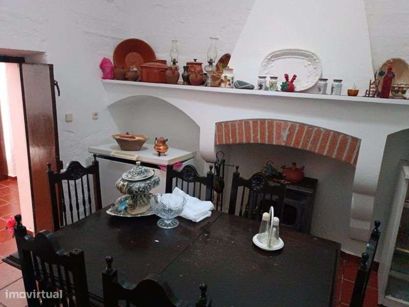 Moradia em Banda (Alentejana) com 5 Ass. Quintal com Garagem - Grande imagem: 4/18
