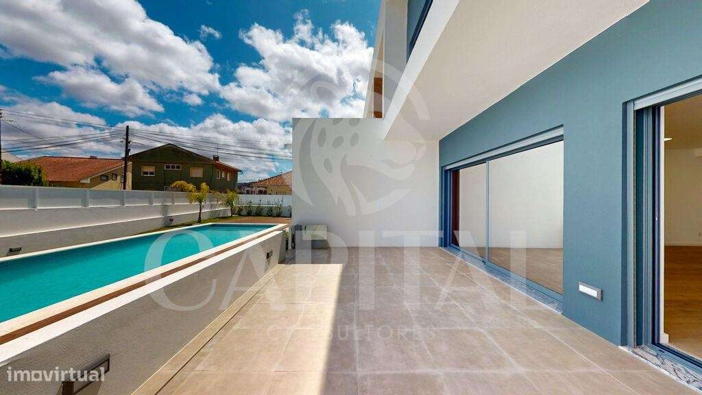 Magnífica Moradia T4 com Piscina e Terraço, em condomínio fechado-37