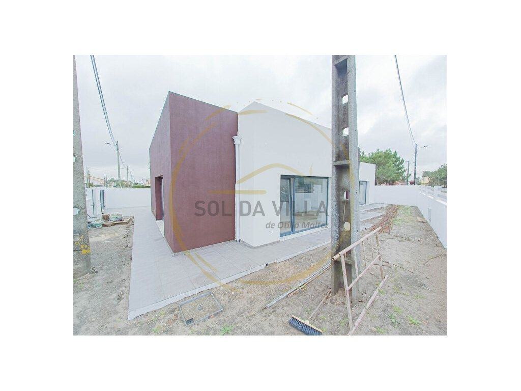 Moradia Isolada Térrea T3 com garagem 395000€