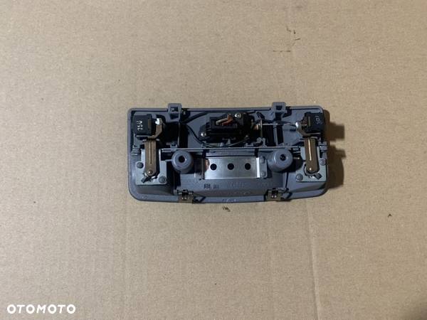 8D0947111 lampka kabiny podsufitki Audi a3 8L a4 b5 b6 - 2