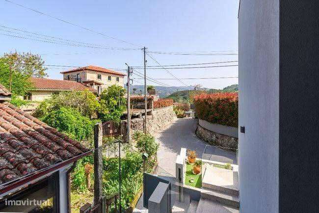 Excelente Moradia T3 no Lugar de Sá - Souto, Terras de Bouro.-2