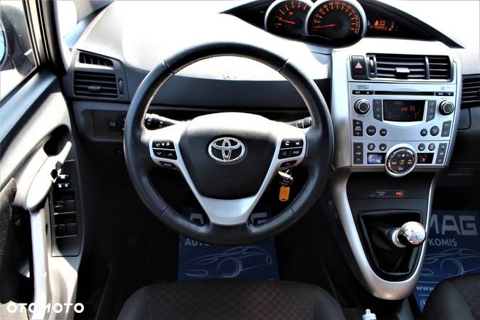 Toyota Verso 2.0 D-4D Travel - 23