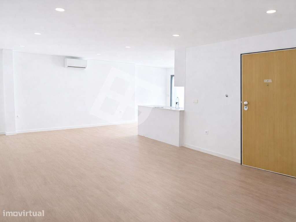 Apartamento T2 com terraço - Esgueira-9
