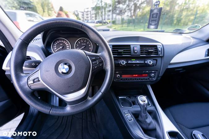 BMW Seria 1 116i - 10