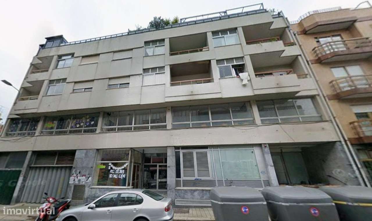 Estabelecimento Comercial no Bonfim — Porto - Grande imagem: 2/8