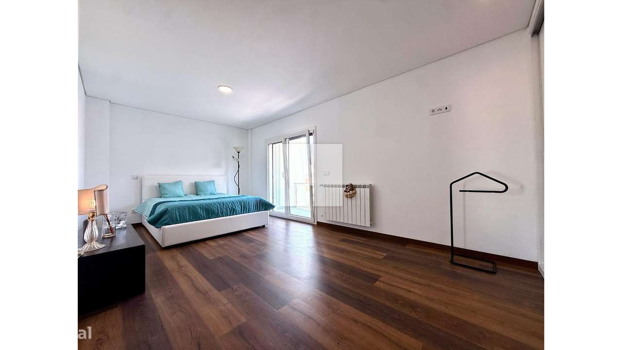 Apartamento T3 c/ Garagem Dupla-18