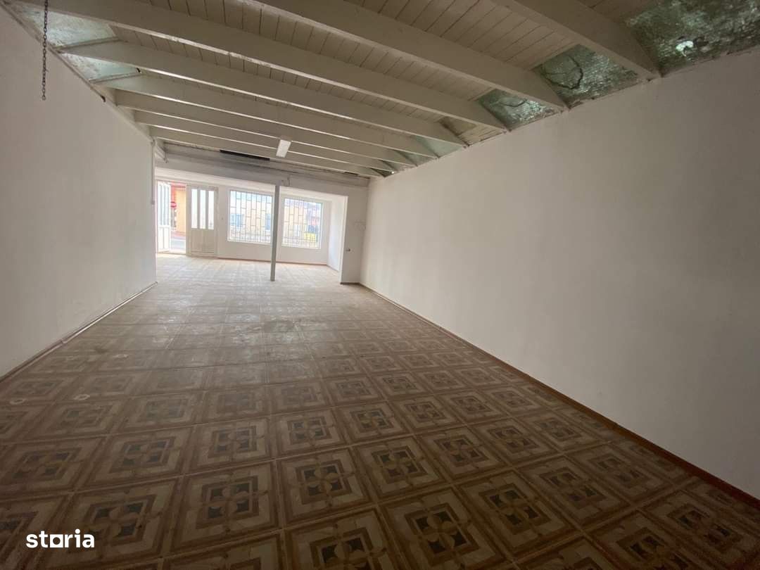 De vanzare spatiu comercial 133mp,40000 euro