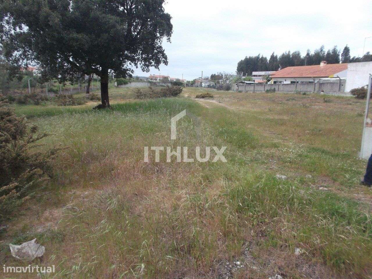 Terreno para Construção | 2.285 m² | Excelente Localização na Região O-5