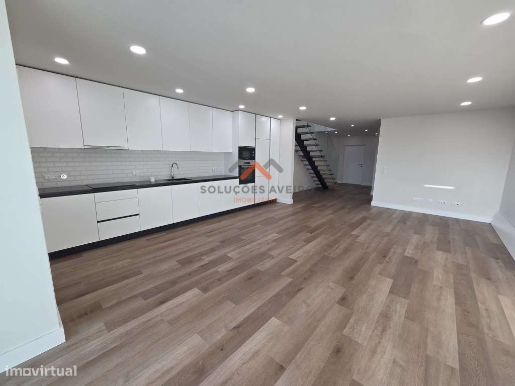 Moradia T4 a 1km das Glicinias!-31