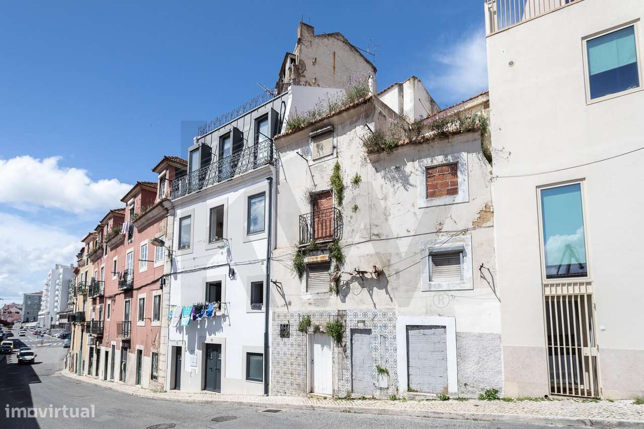 PRÉDIO DEVOLUTO PARA REABILITAÇÃO TOTAL | SANTA APOLÓNIA | LISBOA - Grande imagem: 3/8