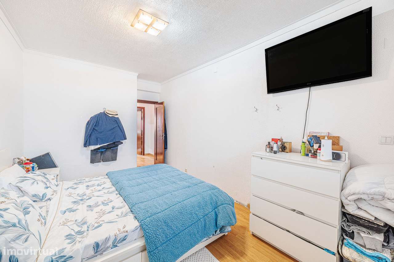 T3 em Mem Martins muito luminoso-21