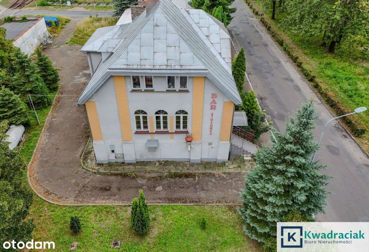 Budynek komercyjny 487 m² z garażami – Jasło, tere-15