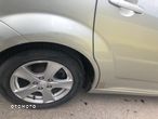 Toyota Corolla Verso 1.8 Gold + - 13