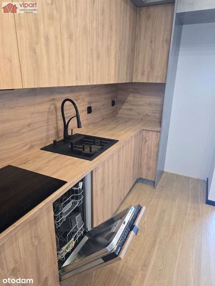 Przytulna kawalerka na osiedlu Panorama w Tychach-4