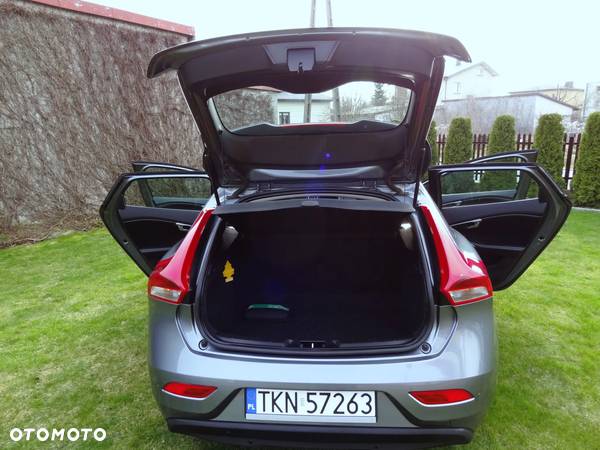 Volvo V40 CC D2 Momentum - 15