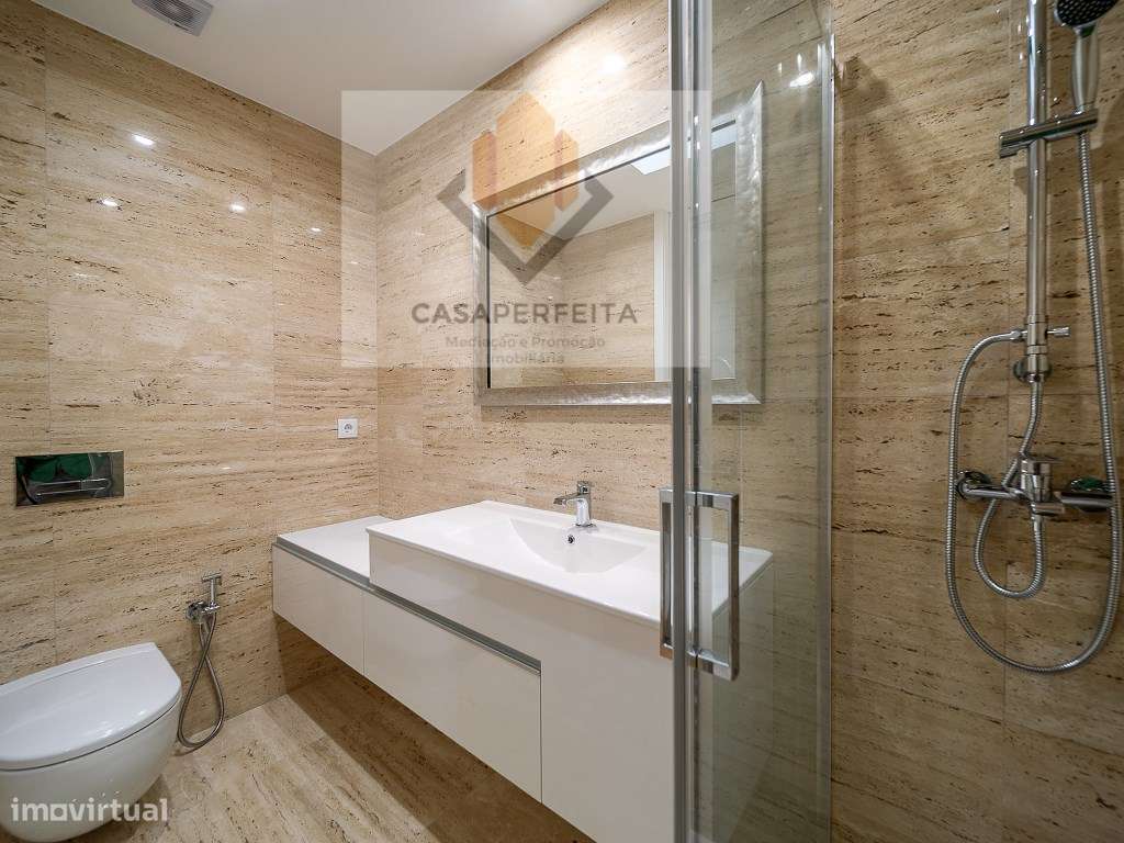 Luxuosa Moradia T4 a 150 metros da Praia - Madalena-38