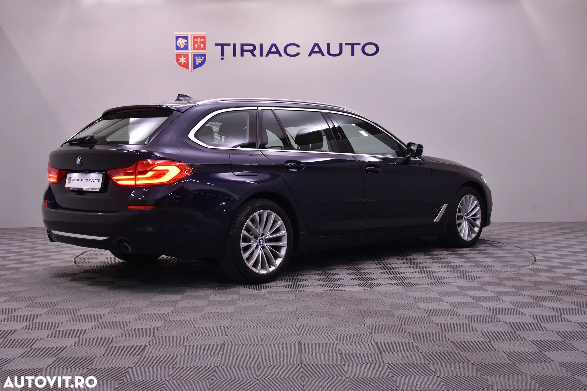 BMW Seria 5 520i AT - 5