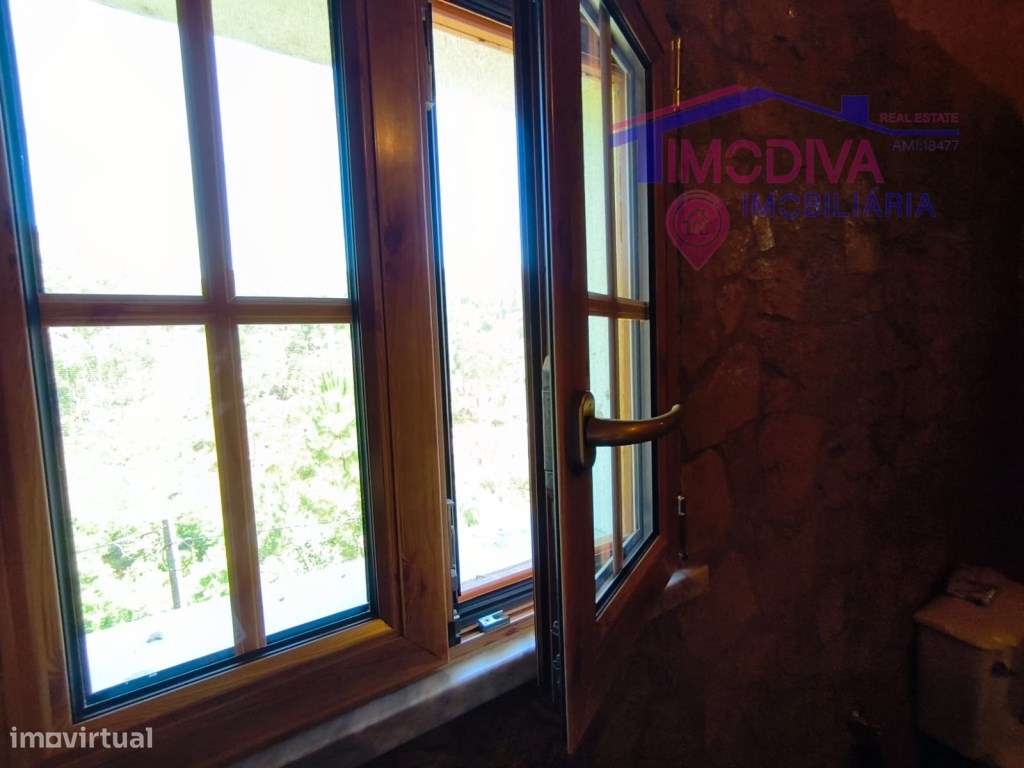 Propriedade com moradia, anexo, piscina e terreno com mais 2 ha-52