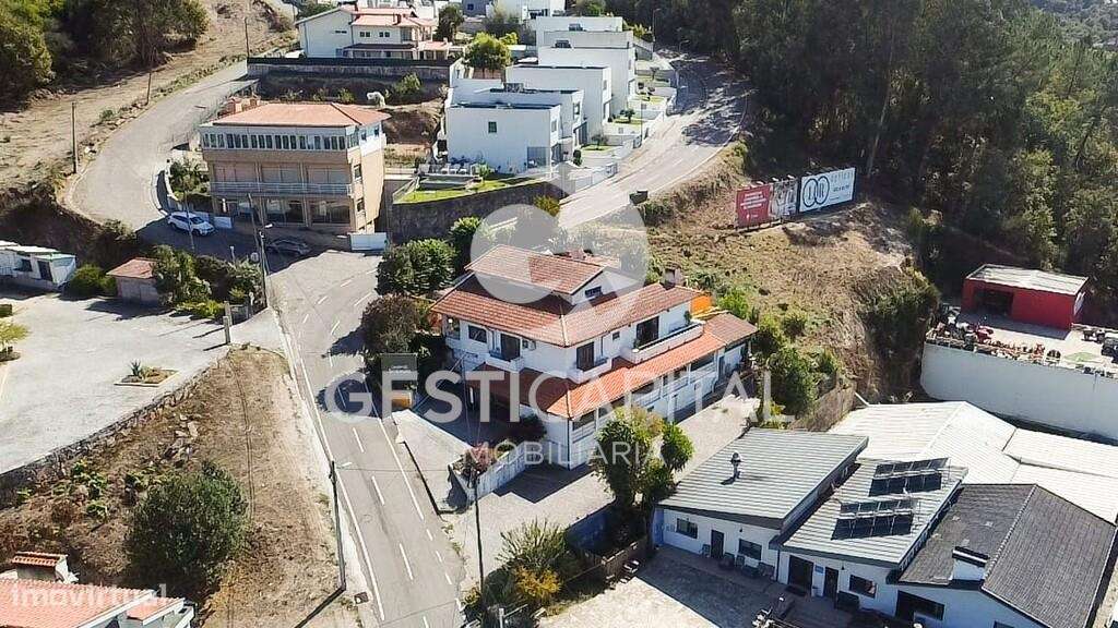 Moradia com Espaço Comercial e Vista Rio Tâmega em Marco de Canaveses - Grande imagem: 3/40