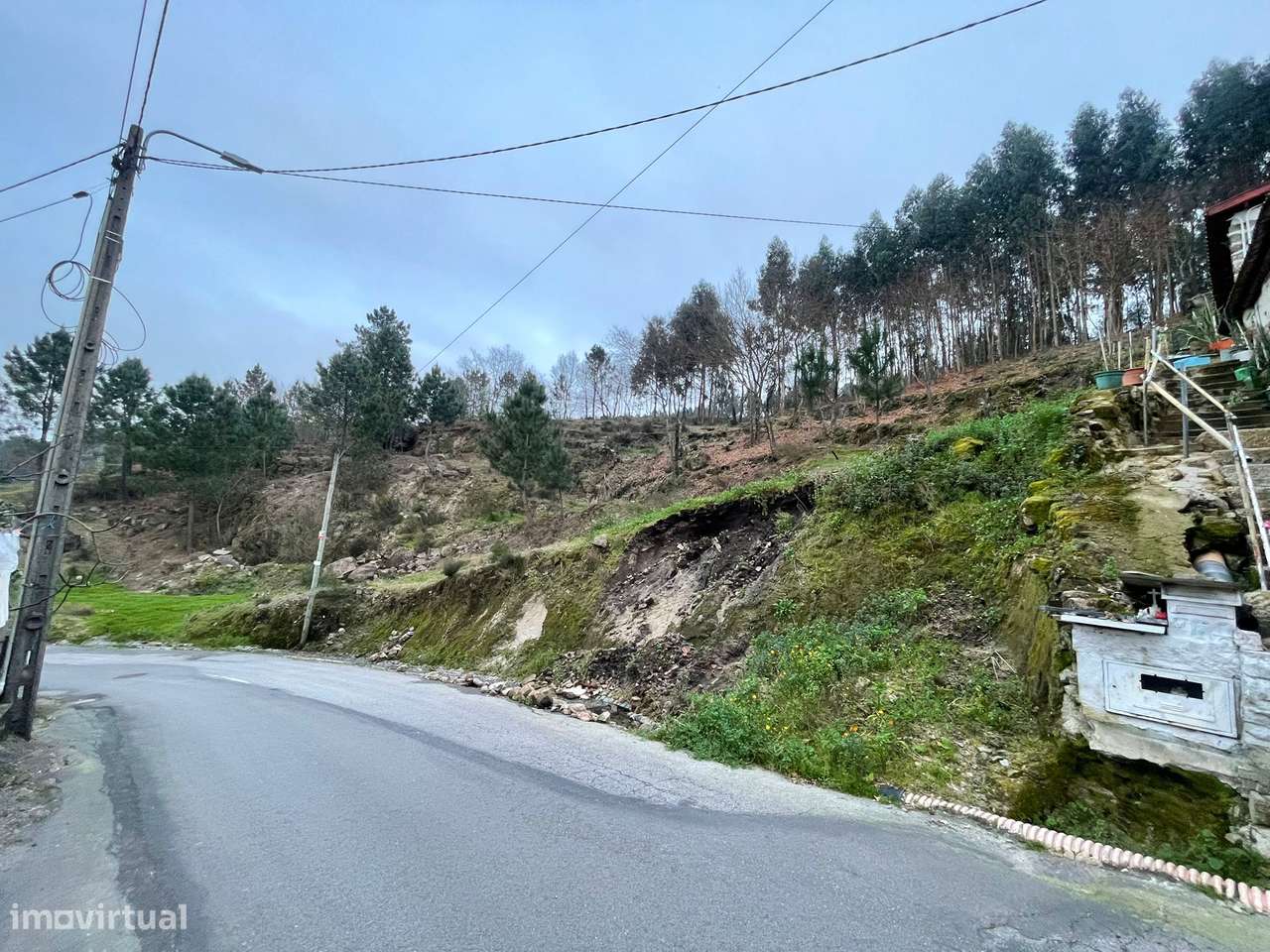 Terreno com 3.093 m²-5