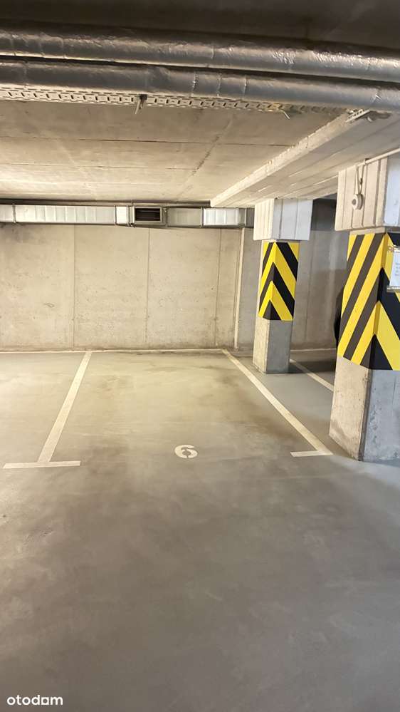 Sprzedam miejsce garażowe