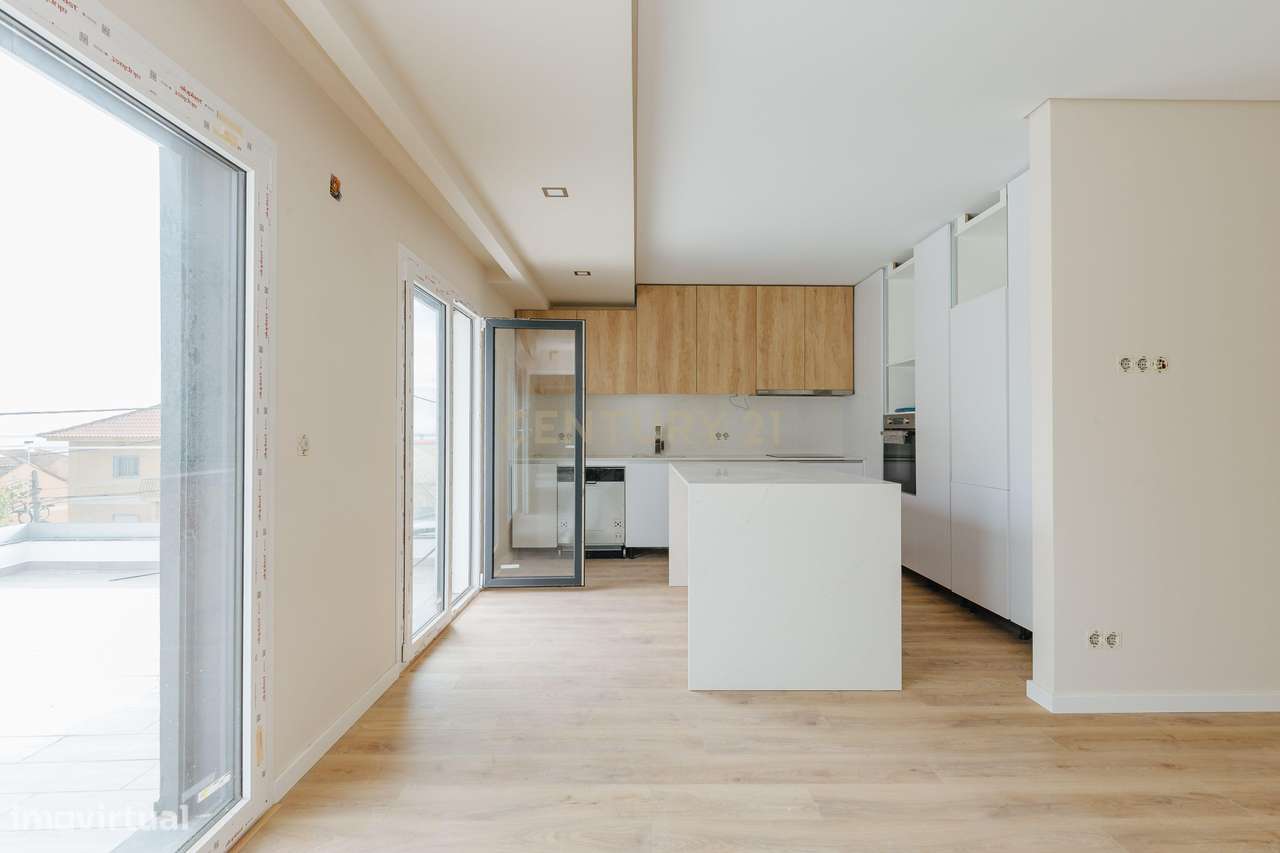 Apartamento T2 Novo com Vista Panorâmica em Loures-6