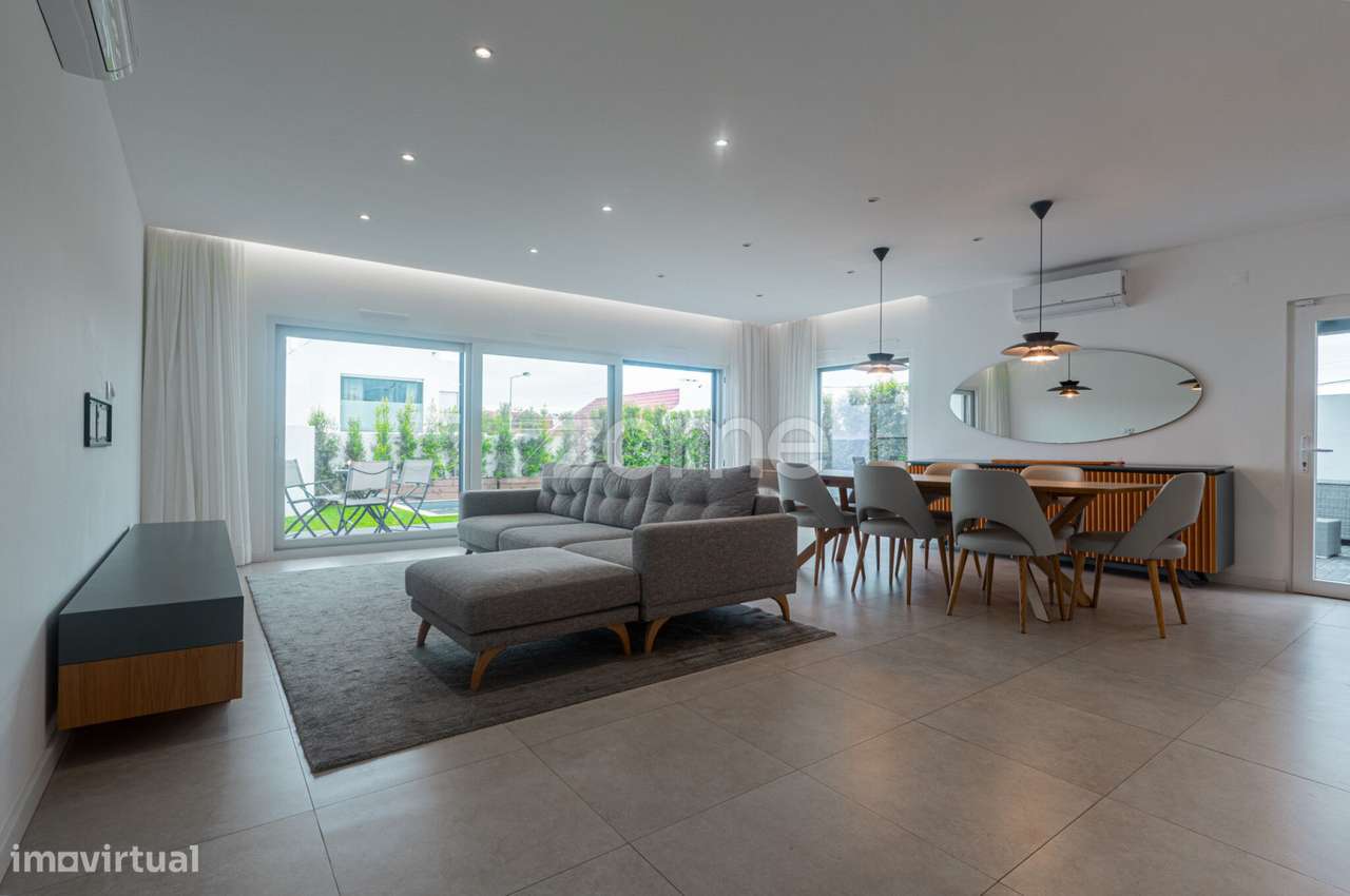 Moradia Isolada T3 com Piscina em Cascais-9