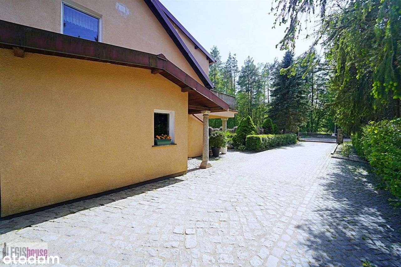 Obiekt O Funkcji Handlowo - Usługowej* Hala* Dom-9