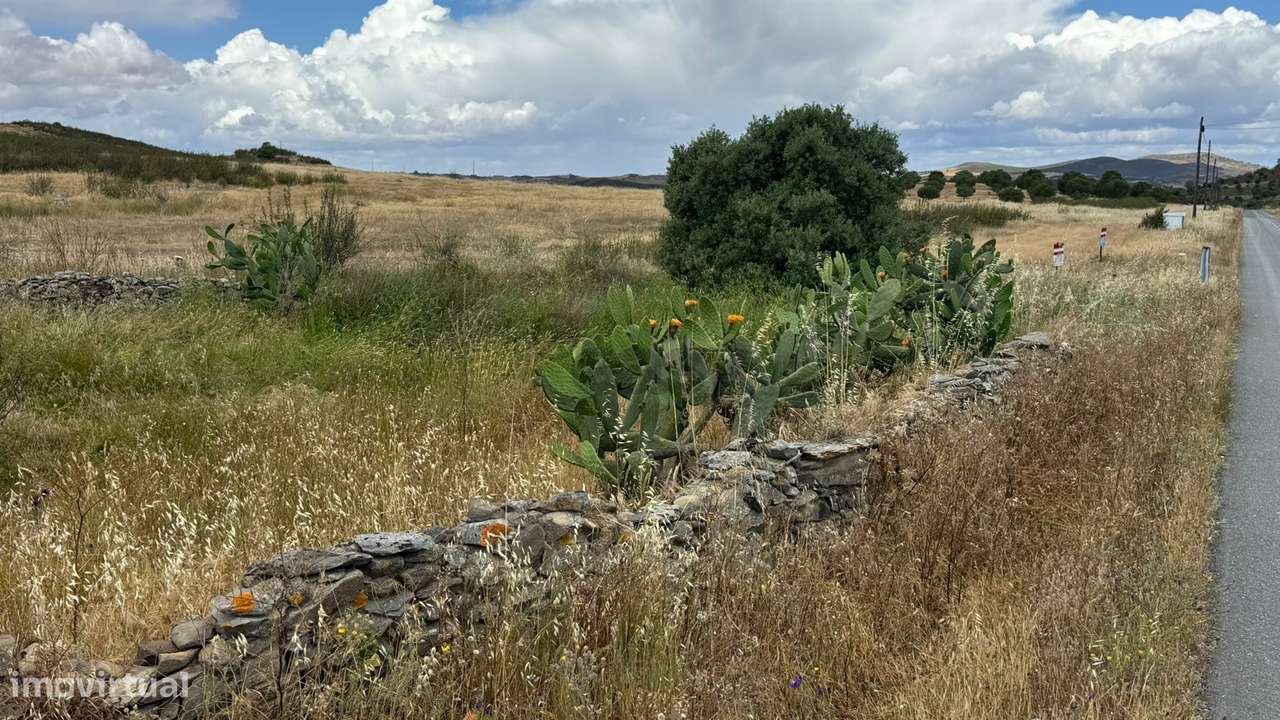 Terreno Urbano para Construção com 1685m2 , São João dos Caldeireiros,-2