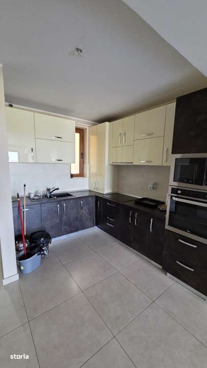 Apartament 3 camere de vanzare – zona Titulescu-9