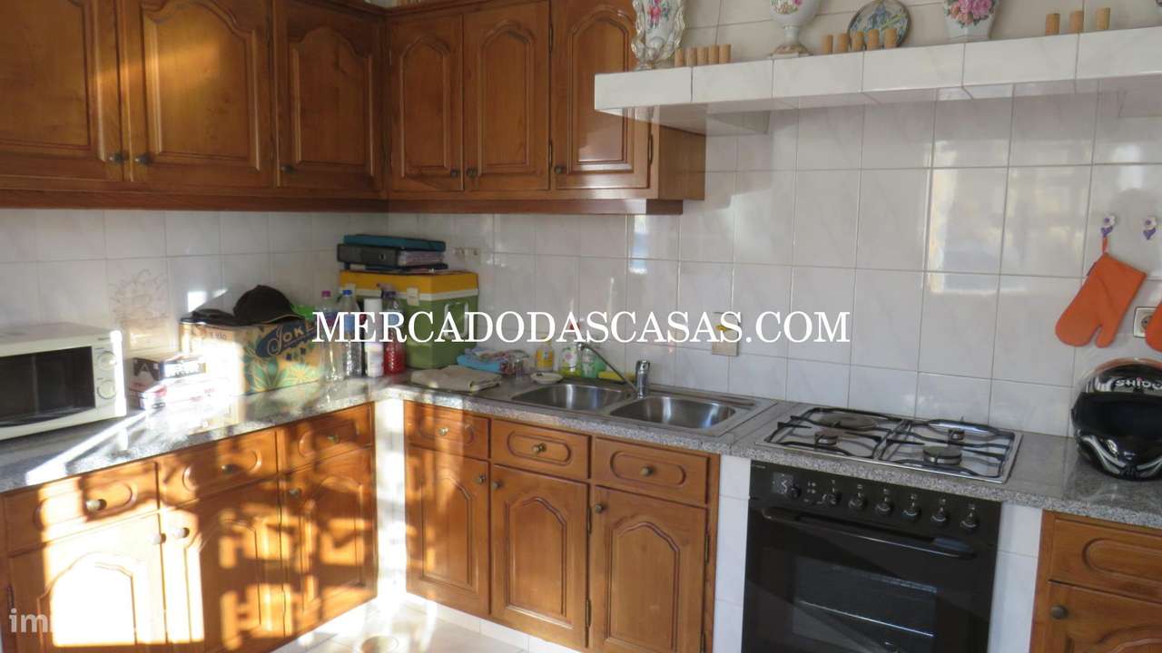 Moradia Isolada T3 em Fiães-13