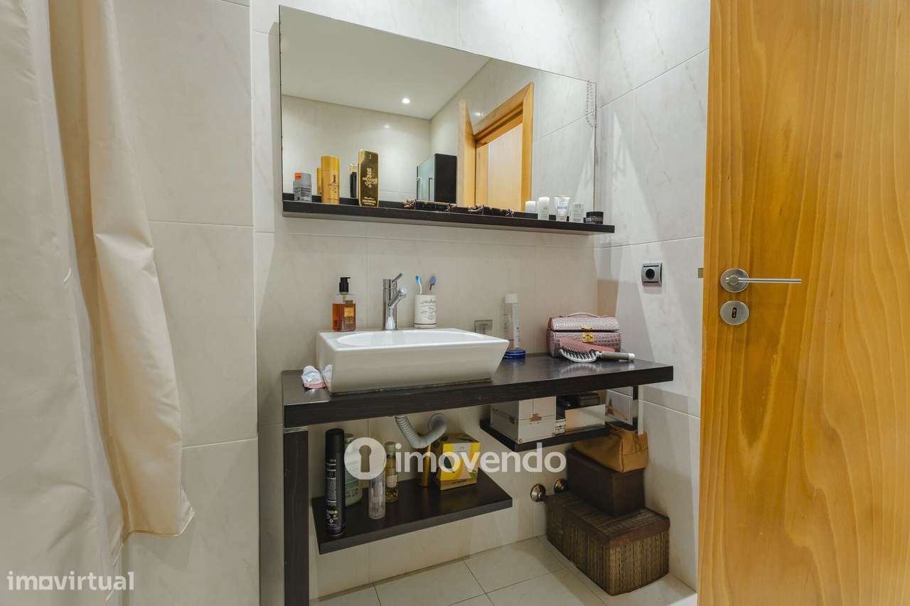 Apartamento T3 com estacionamento, a 100m da praia, na Lavra - Grande imagem: 4/39